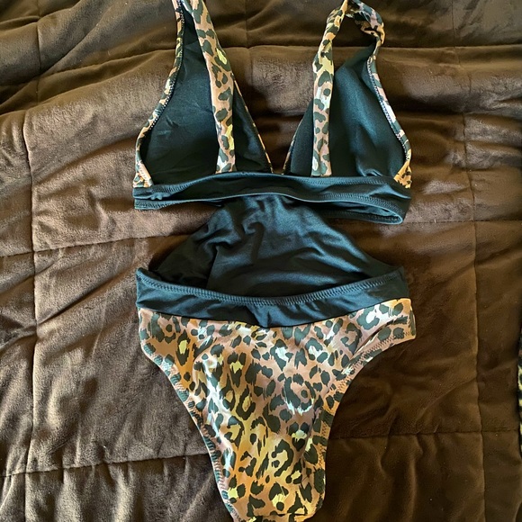 leopard one piece cutout swimsuit - Picture 2 of 6
